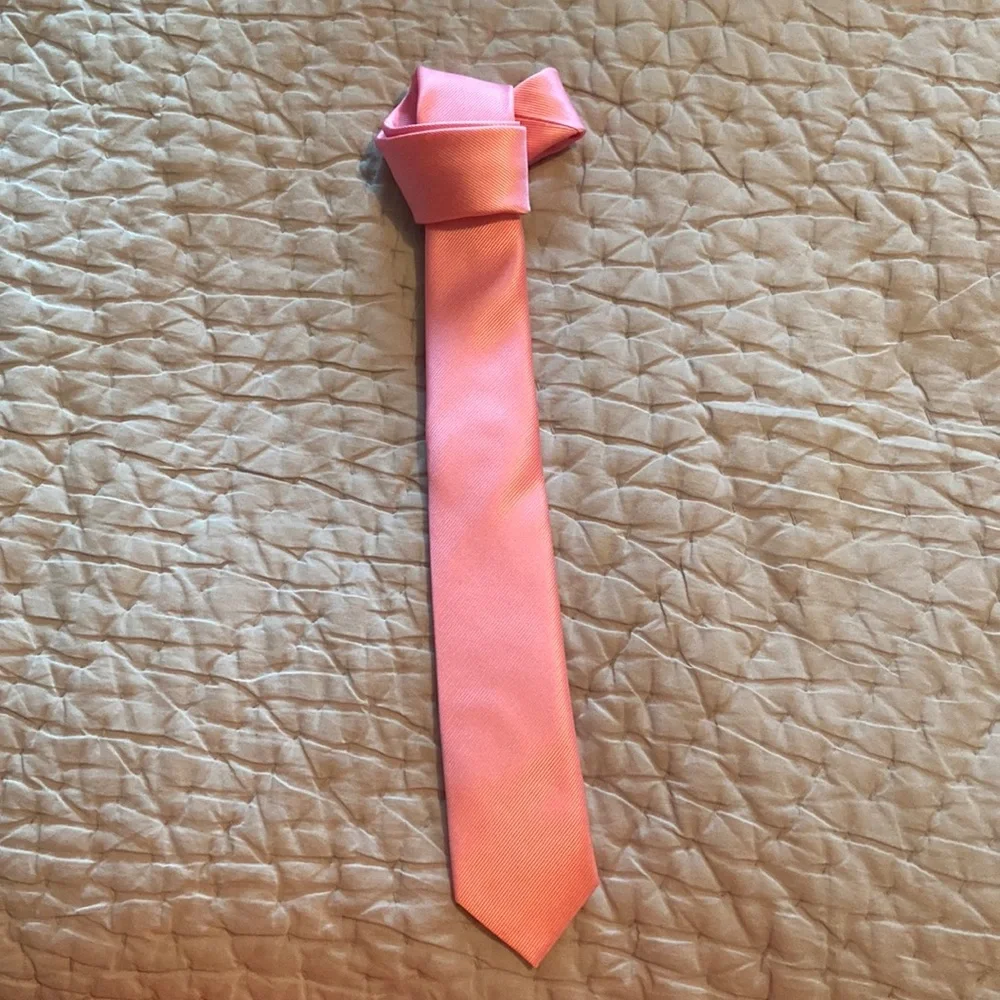 Pink tie-Boys